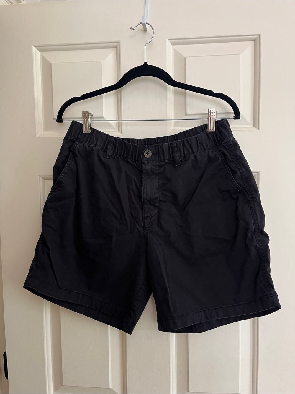 Bearbottom Men’s Black chino shorts size Large 7 inch